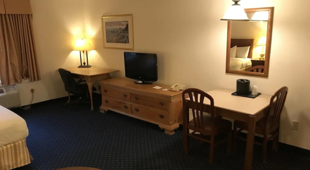 Двухместный номер Standard Rosemont Suites