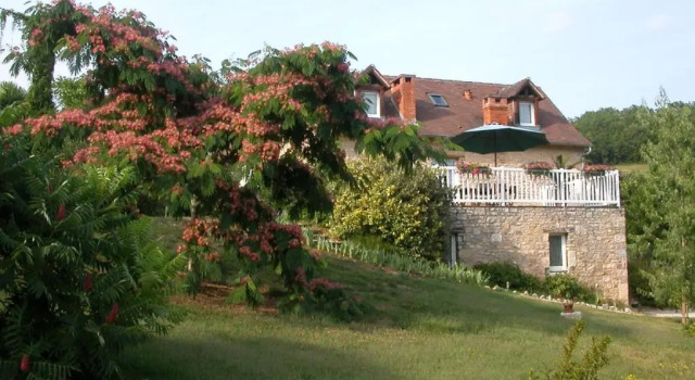 Коттедж с 3 комнатами Hameau les Combelles