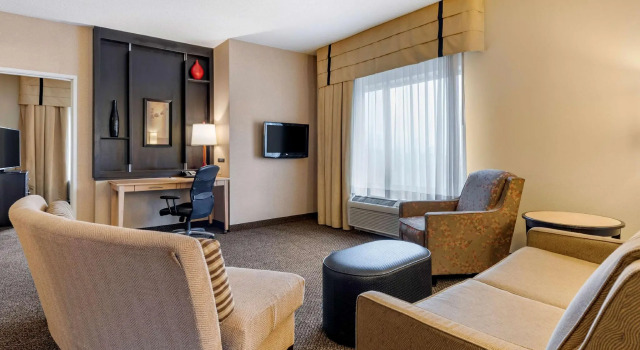 Четырёхместный люкс c 1 комнатой Wyndham Noblesville