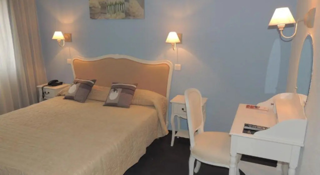 Logis hotel Noemys Gradignan, 预订 酒店 格拉迪尼昂 格拉夫