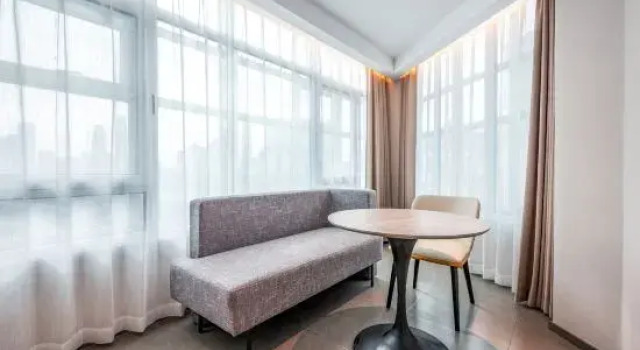 Люкс Homeinn Plus Hotel (Tianjin Railway Station Jianguo Road Italian Style District Subway Station)