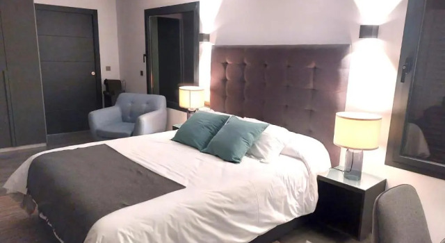 Plasencia Plaza Mayor Luxury, Book Lejlighedshotel Hoteller i Plasencia med parkering, Parkering