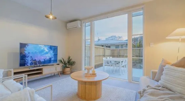 Modern City Retreat – 3BR, 2BA