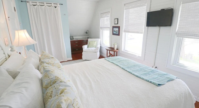 3723 Pleasant Ave. 3 Bedroom Home by RedAwning, 预订 度假屋 格林赫斯特 美利坚合众国-美利堅合眾國