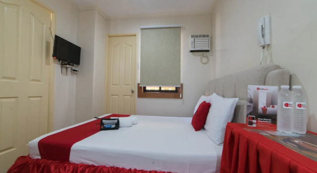 RedDoorz near Arca South Taguig