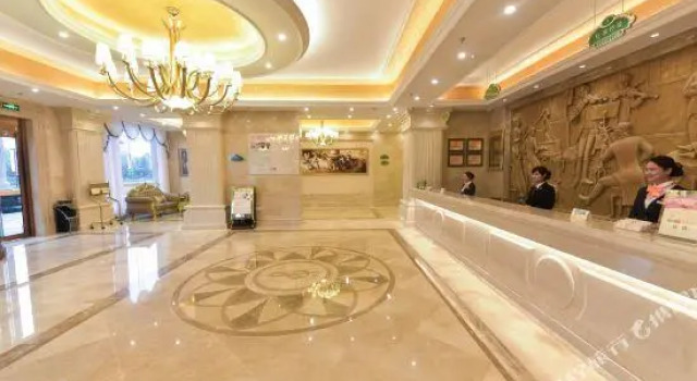 Vienna International Hotel (Lu'an Baisheng Dongjincheng), Book Hotel Hoteller i Luan med parkering, Parkering