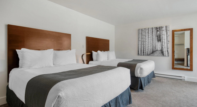 Четырёхместный номер Standard с видом на горы Stoke Hotel SureStay Collection by Best Western