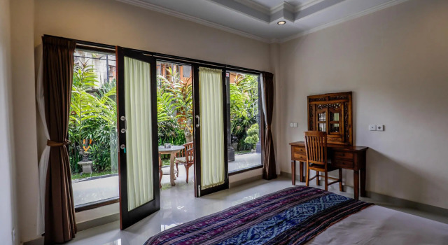 Warji House 1 Ubud Centre, Забронировать Отель «постель и завтрак» Отели провинции Бали с завтраком, Завтраки