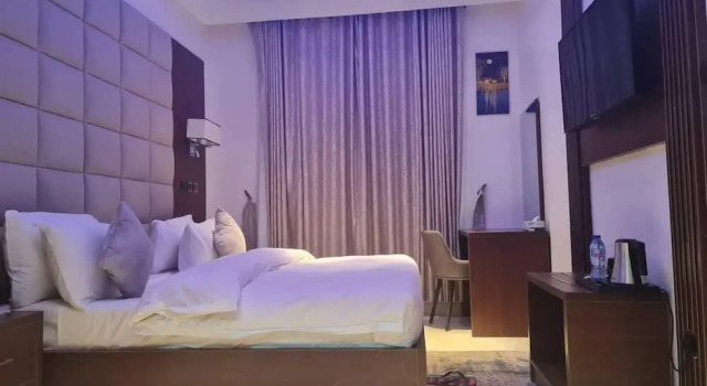 Debbie's Suites and Apartments, Book Apartment Hotels in Bwari with a Pool, Swimming Pool