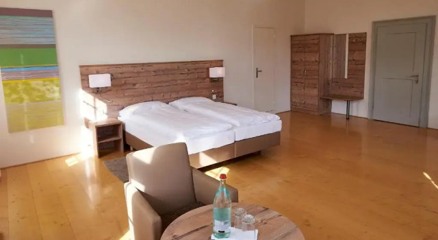 Трёхместный номер Standard Klosterhotel Kreuz