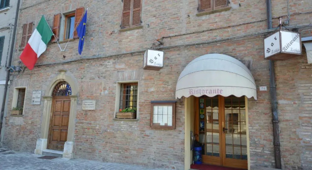 Il Castagno, Rezervovat Hotel Mondavio 