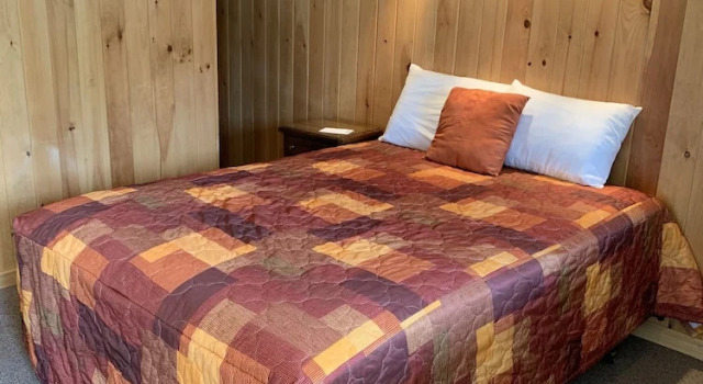 Whippoorwill Motel & Campsites, Buchen Sie Motel  