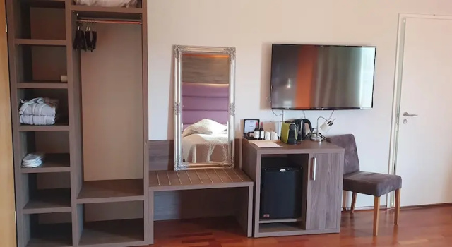 Трёхместный номер Standard с балконом Hotel Kriunes
