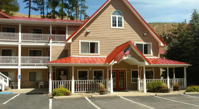 Keystone Boardwalk Inn and Suites, Забронировать Отель Кистон Wind Cave National Park
