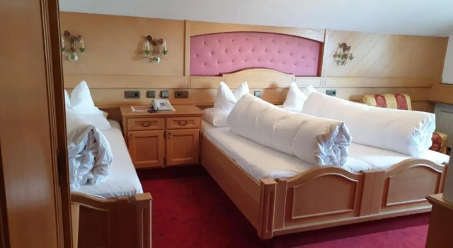 Трёхместный номер Standard с балконом Hotel Purner