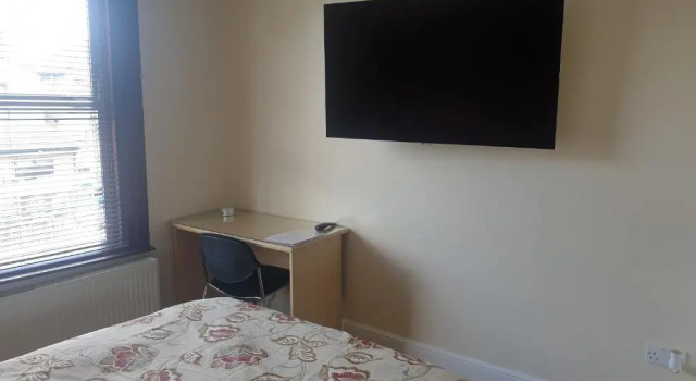 Апартаменты с 2 комнатами London Luxury Apartments 5 min walk from Ilford Station, with FREE PARKING FREE WIFI