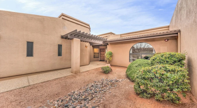 Santa Susana, Book Villa Sedona 