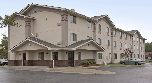 Кровать в общем номере Super 8 by Wyndham Newport News/Jefferson Ave