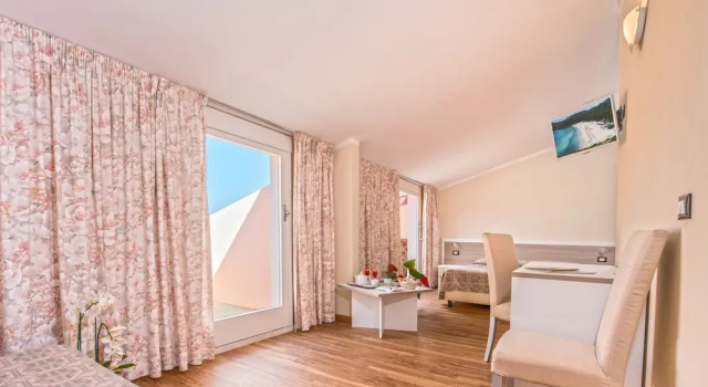 Klassisch Vierer Zimmer Hotel Fabricia