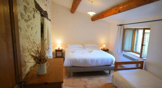 Mas La Miellerie, Maison Authentique Provence, Забронировать Отель Симиан-ла-Ротонд Route de la Lavande