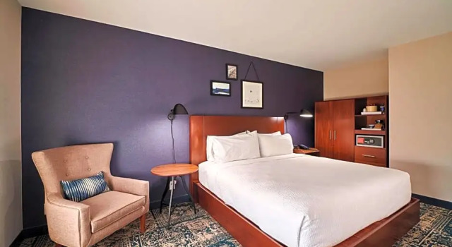 Номер Business Four Points by Sheraton Cleveland-Eastlake
