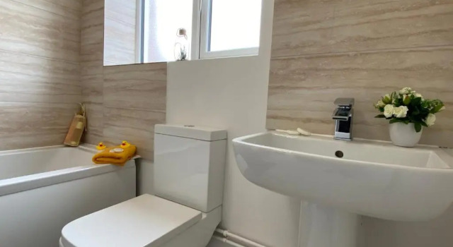 Апартаменты Private Spacious 2 Bedroom, 2 Bathroom & 2 Parking by Srk Accommodation