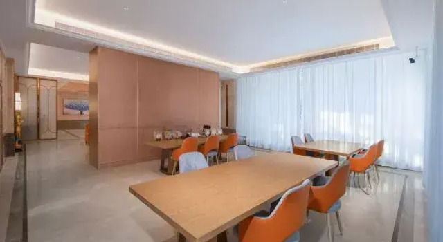 Vienna Hotel (Xishuangbanna Mengla Center Road Branch), Buchen Sie Hotel Hotels in Yunnan mit Parkplatz, Parkplätze