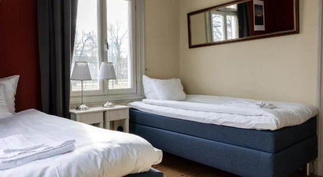 Четырёхместный номер Standard Park Hotel Linköping Fawlty Towers