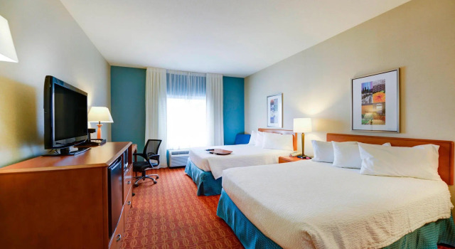 Четырёхместный номер Standard Fairfield Inn & Suites Warner Robins