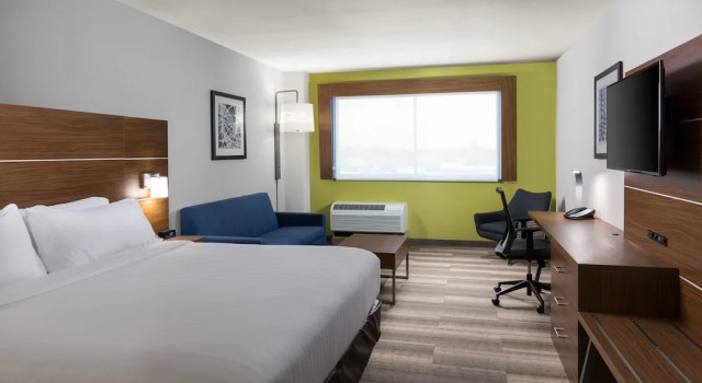 Люкс с 2 комнатами Holiday Inn Express Visalia-Sequoia Gateway Area by IHG