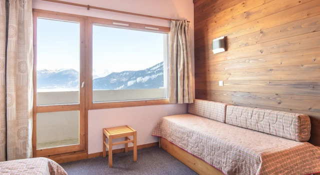 Compact Alpine Stay for 3 in Doucy