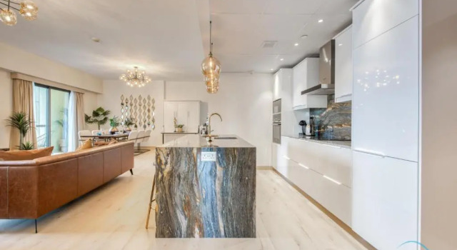 Апартаменты Glamorous 1BR Apartment in Rimal 3 Jumeirah Beach Residence by Deluxe Holiday Homes