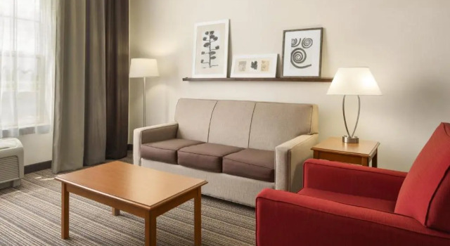 Четырёхместный люкс c 1 комнатой Country Inn & Suites by Radisson, Findlay, OH