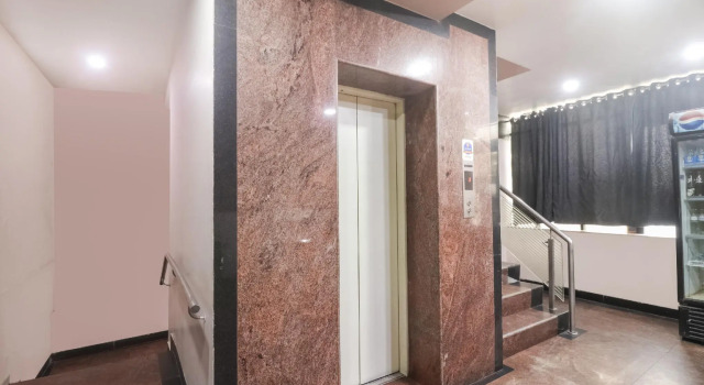 OYO 65124 Hotel Simran Regency