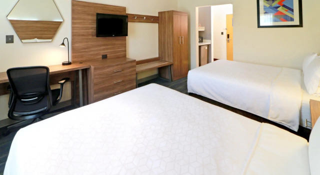 Четырёхместный номер Standard Holiday Inn Express Piedras Negras by IHG