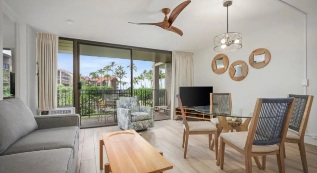 Люкс с 2 спальнями и 2 ванными комнатами с видом на океан Aston at Papakea Resort