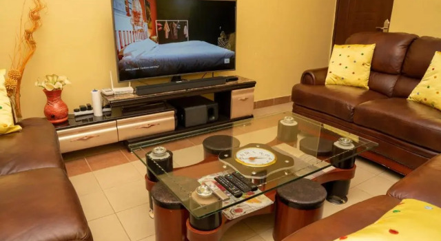 Bonaventure Apartment, Rezerwuj Apartament Hotele w Kisumu z parkingiem, Parking