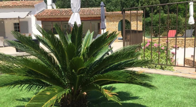 Коттедж c 1 комнатой Une Pause en Provence