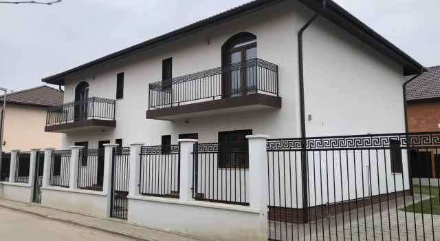 Holiday Luxury Villa with private Garden, Varaa Villa Şelimbăr 