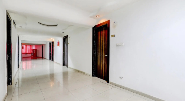 CAPITAL O74728 Ninn Hotel, Забронировать Отель Отели Сриперумбудур 3 звезды, 3*