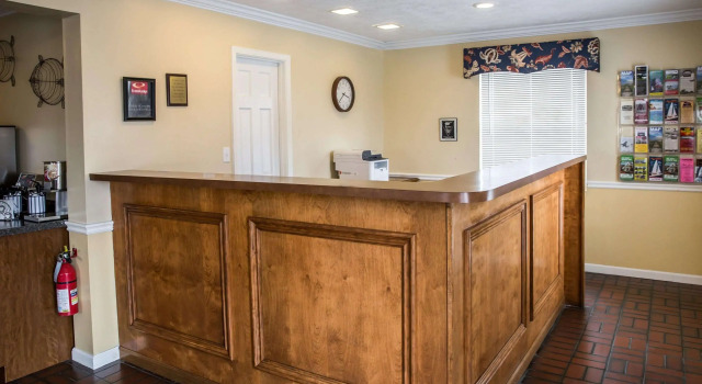 Econo Lodge Crystal Coast, Book Inn Morehead City North Carolina