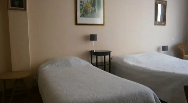 Hôtel Le Square, Rezervovat Hotel Hotely v Hautes-Pyrénées s parkováním, Parkování