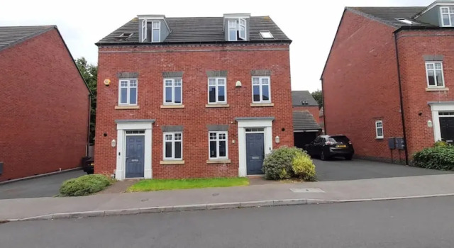 Modern 4 Bed House Sleeps 8 - Free Parking, Varaa Hotelli Birmingham West Midlands