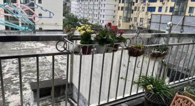 Nanjiang Hongfan Liyuan Hotel, Buchen Sie Hotel Nanjiang Sichuan