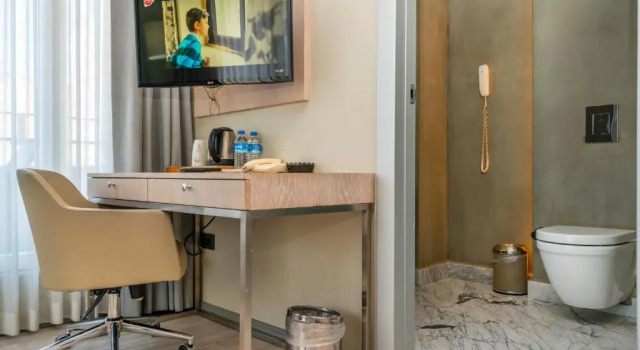 Двухместный номер Deluxe с балконом The Gate 30 Suites