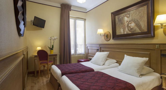 Hôtel Félicité, Забронировать Отель Отели Парижа с парковкой, рядом с Ром, Парковка
