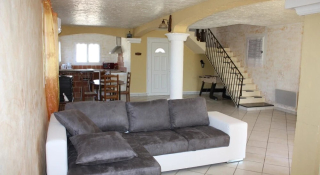 Villa With 8 Bedrooms in Magalas, With Private Pool, Enclosed Garden a, Đặt Biệt thự Magalas Hérault