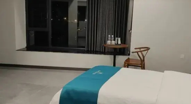 Люкс Deluxe Panzhihua 9+1 Business Hotel