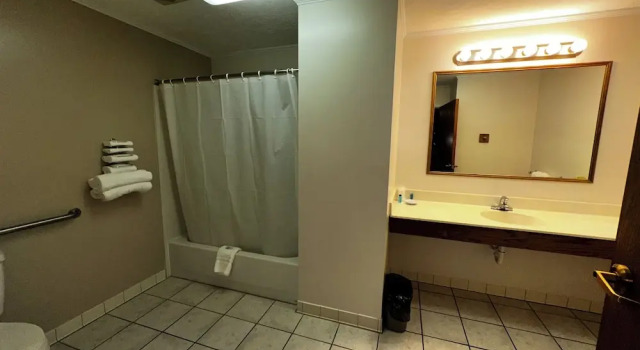 Номер Standard Westgate Inn