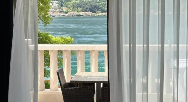 Студия Comfort с балконом и с видом на море Apartments Bella